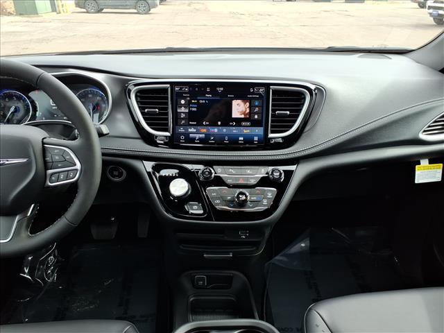 new 2026 Chrysler Pacifica car, priced at $45,517