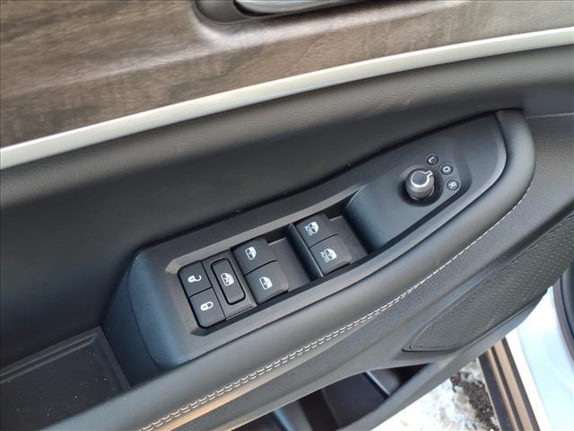 new 2026 Jeep Grand Cherokee car, priced at $47,722