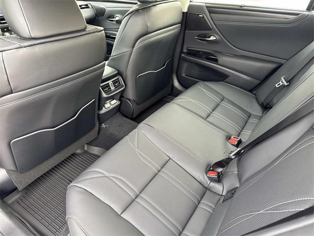 new 2025 Lexus ES 350 car, priced at $55,450