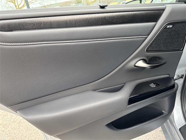 new 2025 Lexus ES 350 car, priced at $55,450