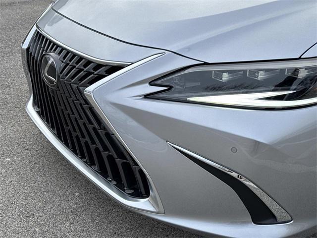 new 2025 Lexus ES 350 car, priced at $55,450