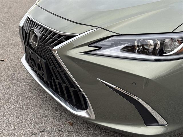 used 2025 Lexus ES 350 car, priced at $44,995