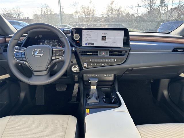 new 2025 Lexus ES 350 car, priced at $47,410