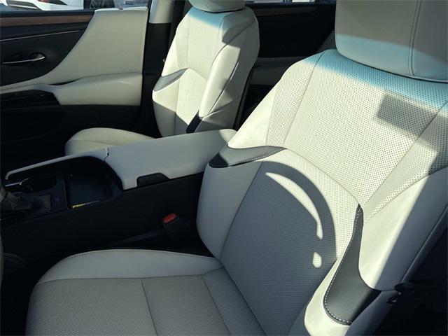 new 2025 Lexus ES 350 car, priced at $47,410