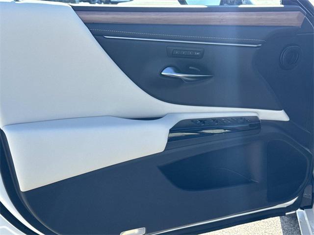 new 2025 Lexus ES 350 car, priced at $47,410