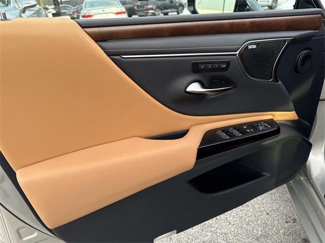 new 2025 Lexus ES 350 car, priced at $55,035