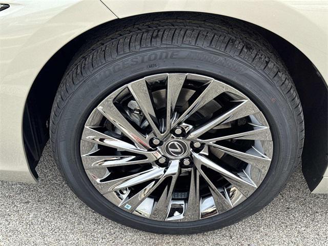 new 2025 Lexus ES 350 car, priced at $55,035