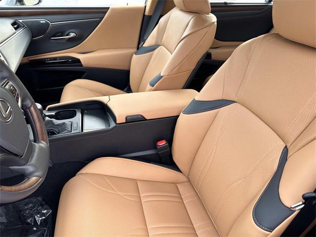 new 2025 Lexus ES 350 car, priced at $55,035