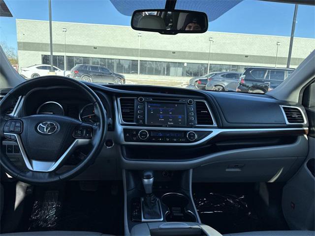 used 2015 Toyota Highlander car, priced at $17,995