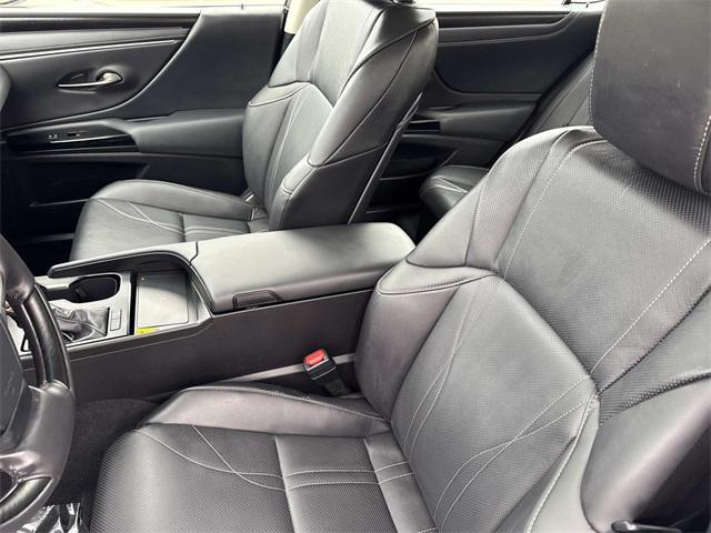 used 2025 Lexus ES 300h car, priced at $49,995