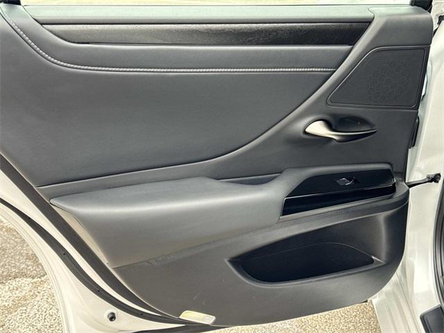 used 2025 Lexus ES 300h car, priced at $49,995