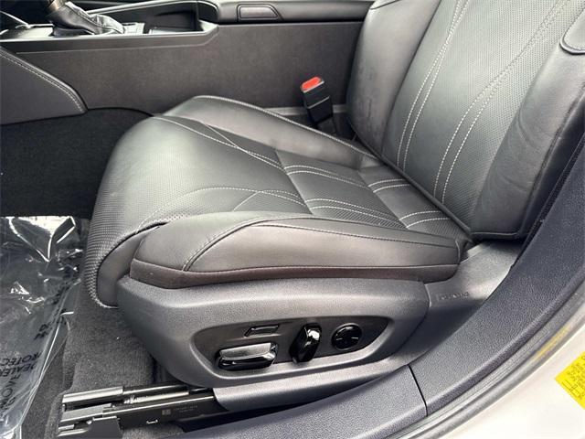 used 2025 Lexus ES 300h car, priced at $49,995