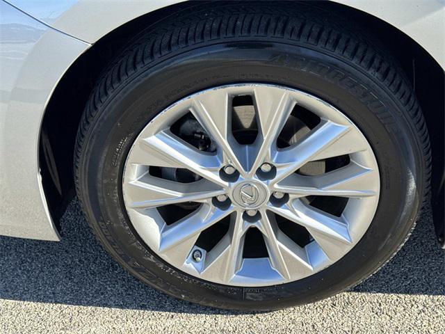 used 2013 Lexus ES 300h car, priced at $19,995