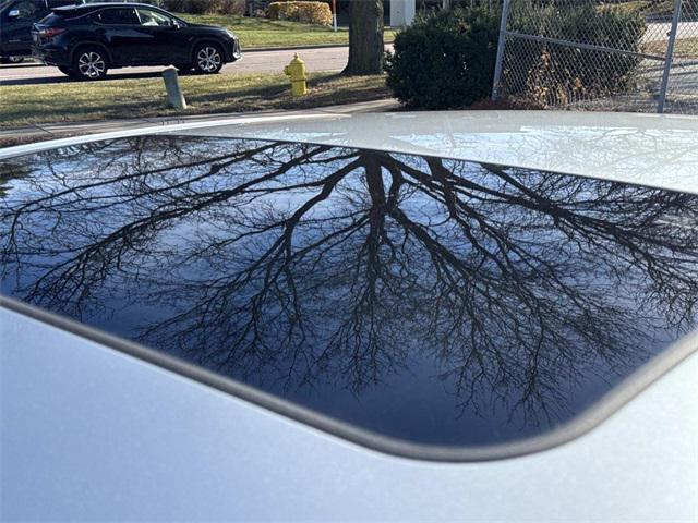 used 2013 Lexus ES 300h car, priced at $19,995