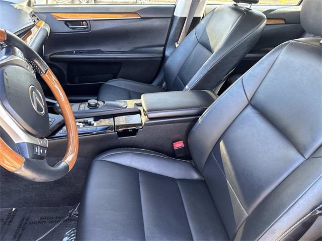 used 2013 Lexus ES 300h car, priced at $19,995