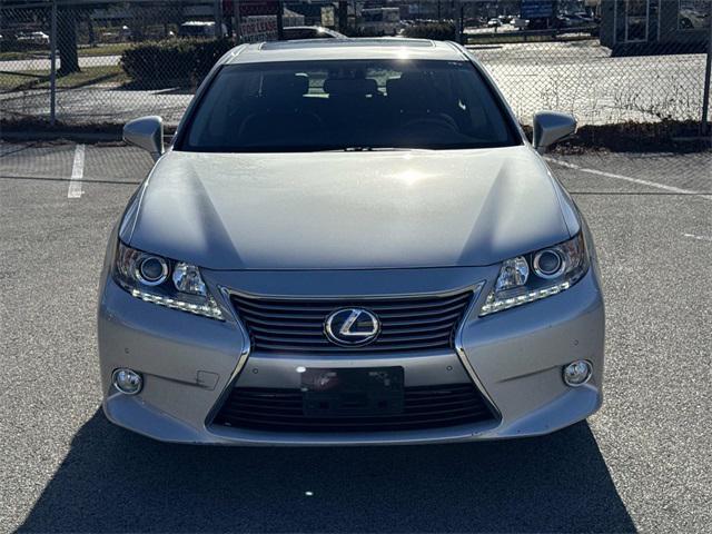 used 2013 Lexus ES 300h car, priced at $19,995