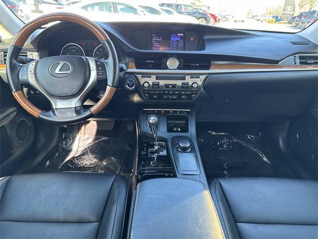 used 2013 Lexus ES 300h car, priced at $19,995
