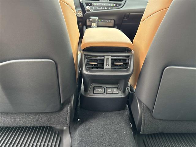 new 2025 Lexus ES 350 car, priced at $55,049