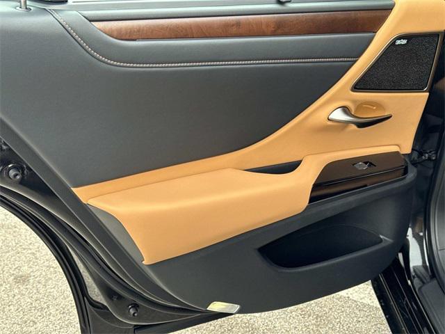 new 2025 Lexus ES 350 car, priced at $55,049