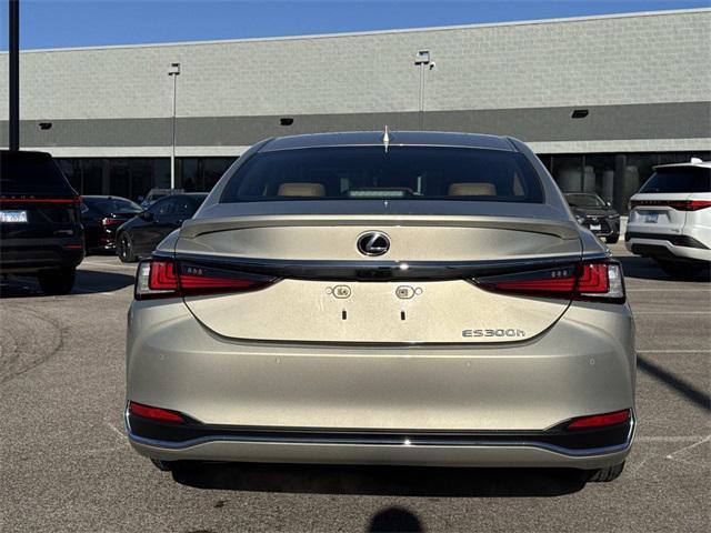 used 2025 Lexus ES 300h car, priced at $44,795