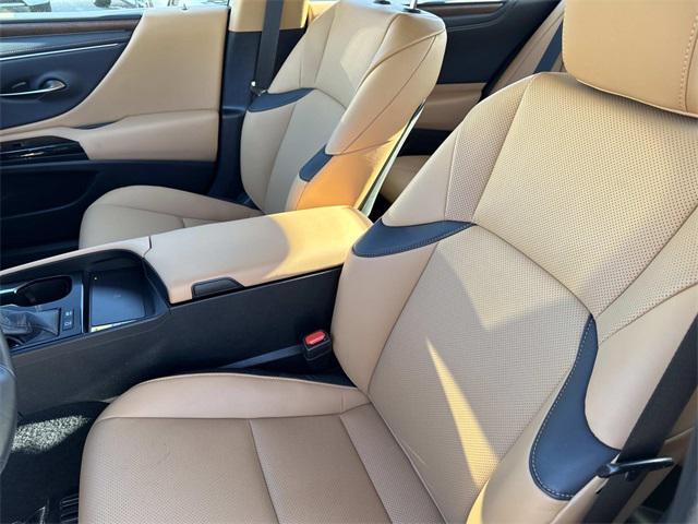 used 2025 Lexus ES 300h car, priced at $44,795