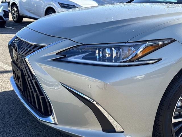 used 2025 Lexus ES 300h car, priced at $44,795