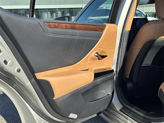used 2025 Lexus ES 300h car, priced at $44,795