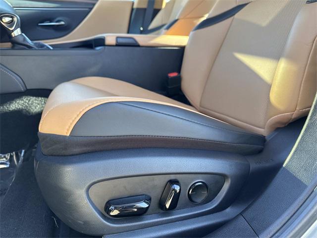 used 2025 Lexus ES 300h car, priced at $44,795
