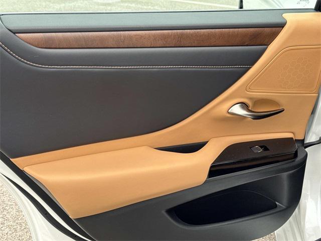 used 2022 Lexus ES 350 car, priced at $36,495