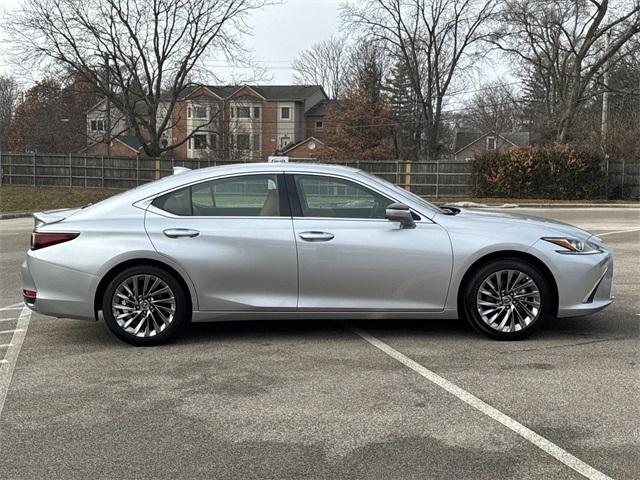 used 2025 Lexus ES 300h car, priced at $55,814
