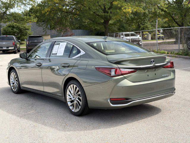 used 2019 Lexus ES 300h car, priced at $35,372