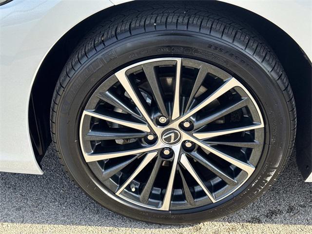 used 2025 Lexus ES 350 car, priced at $43,995