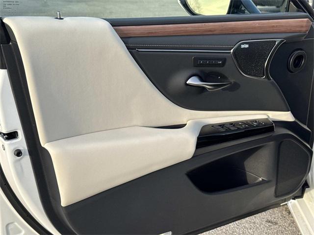new 2025 Lexus ES 350 car, priced at $53,763