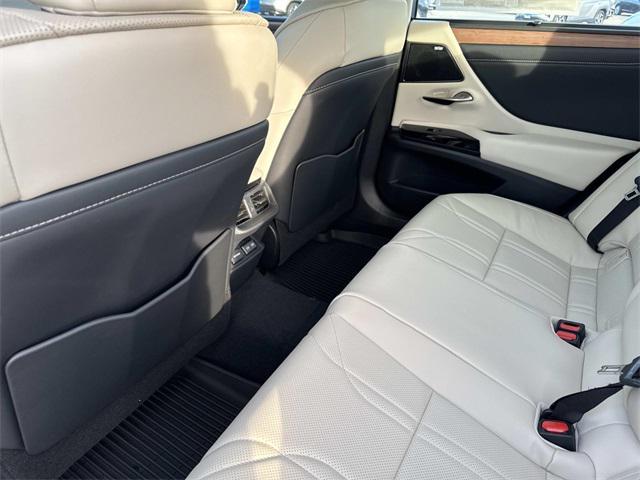 new 2025 Lexus ES 350 car, priced at $53,763