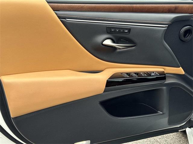 used 2024 Lexus ES 350 car, priced at $43,995