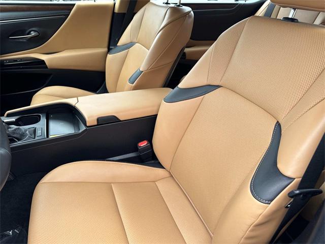 used 2024 Lexus ES 350 car, priced at $43,995