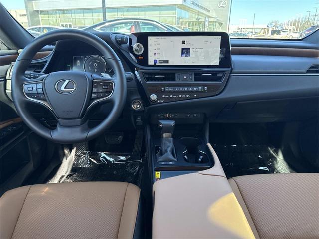 used 2025 Lexus ES 300h car, priced at $46,895