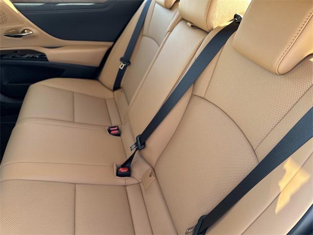 used 2025 Lexus ES 300h car, priced at $46,895