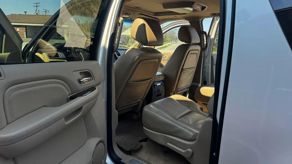 used 2011 Cadillac Escalade ESV car, priced at $13,495