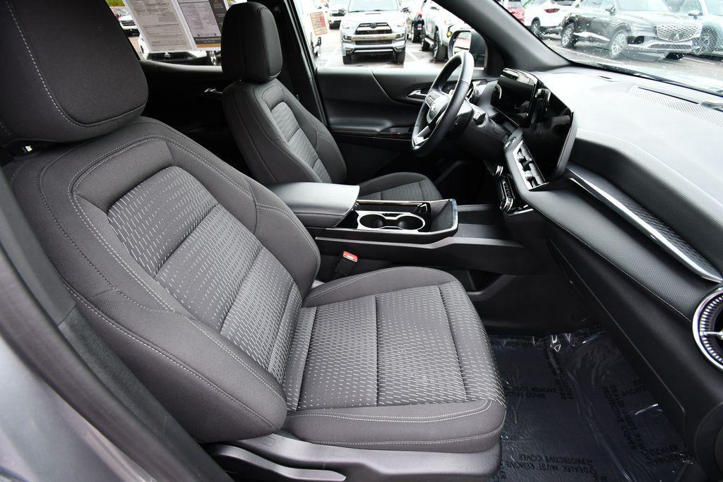 used 2025 Chevrolet Equinox car, priced at $30,347