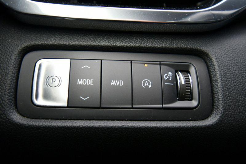 used 2025 GMC Acadia car, priced at $38,154