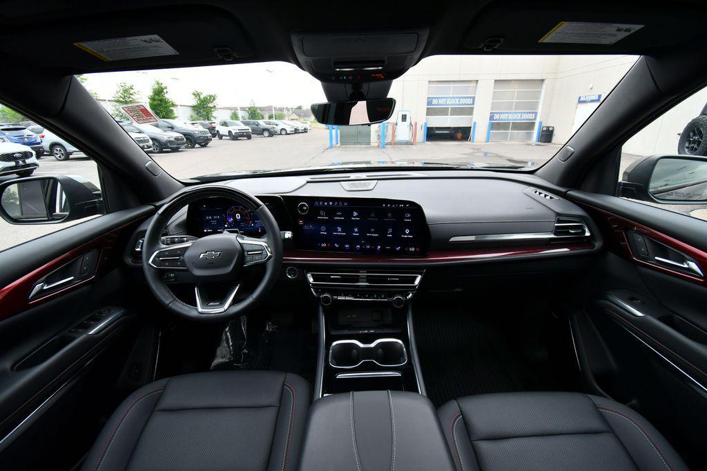 used 2025 Chevrolet Traverse car, priced at $46,034