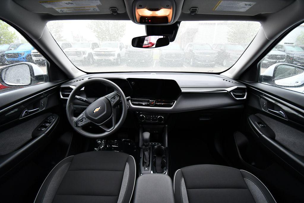 used 2025 Chevrolet TrailBlazer car, priced at $25,114