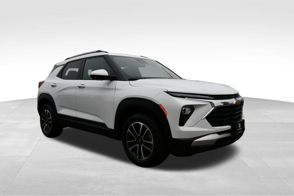 used 2025 Chevrolet TrailBlazer car, priced at $25,114