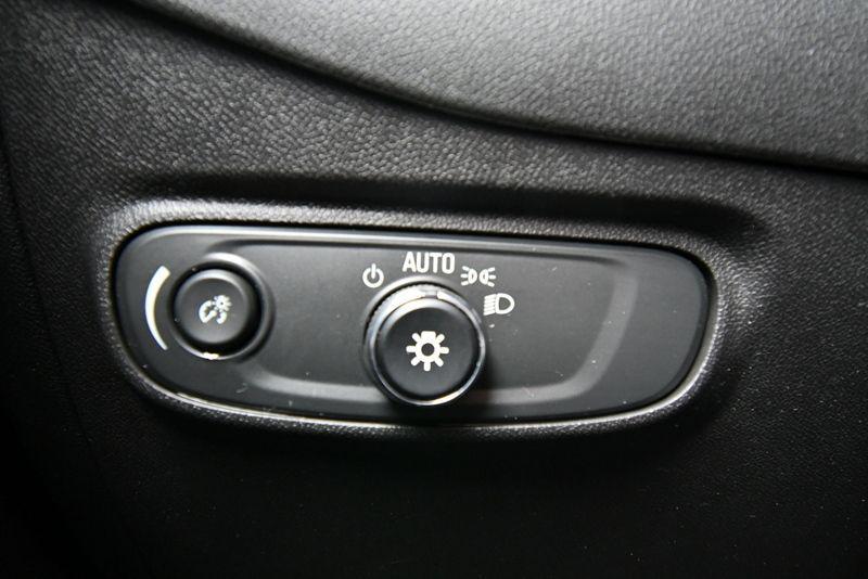 used 2024 Chevrolet Equinox car, priced at $24,626