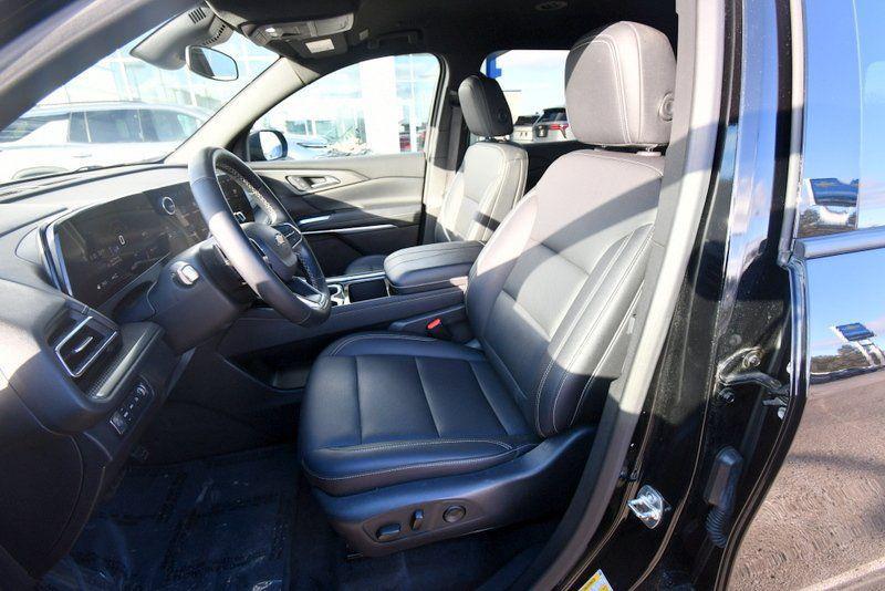used 2025 Chevrolet Traverse car, priced at $36,348