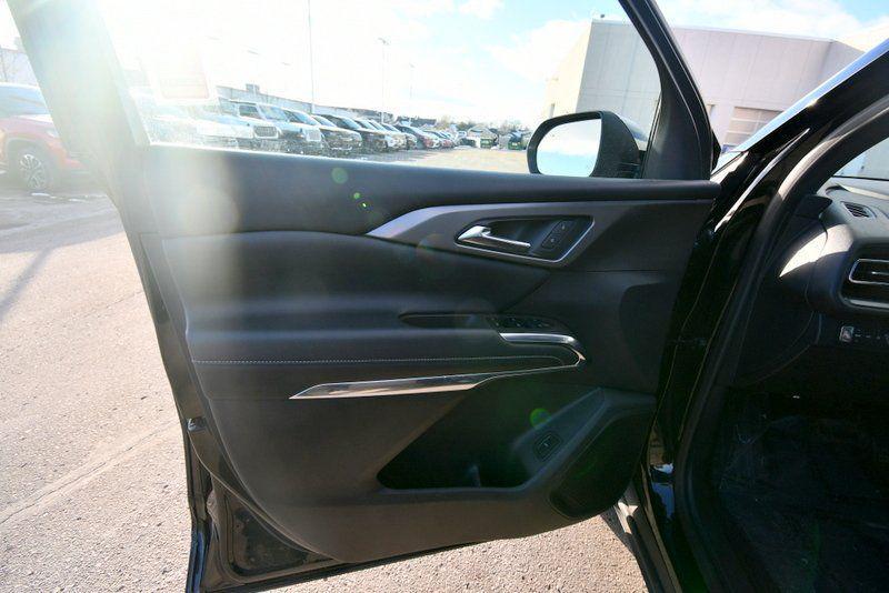 used 2025 Chevrolet Traverse car, priced at $36,348