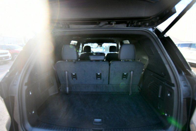 used 2025 Chevrolet Traverse car, priced at $36,348