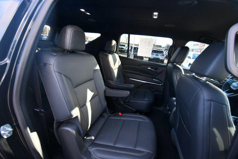 used 2025 Chevrolet Traverse car, priced at $36,348