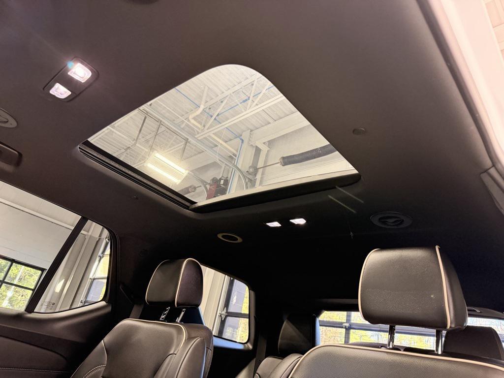 used 2024 Chevrolet Traverse car, priced at $43,991